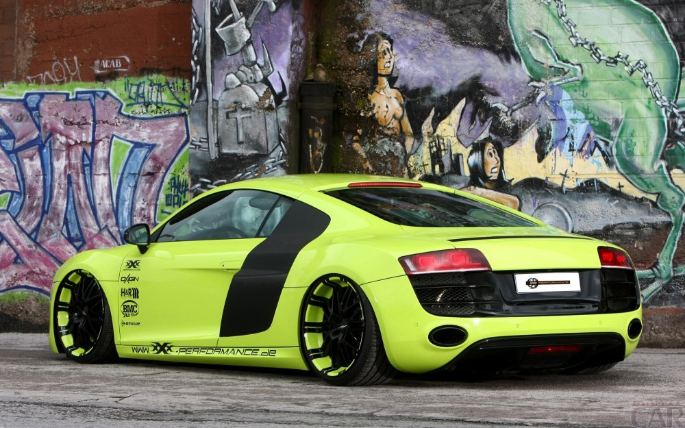 The picture with the hound car Audi R8 V10